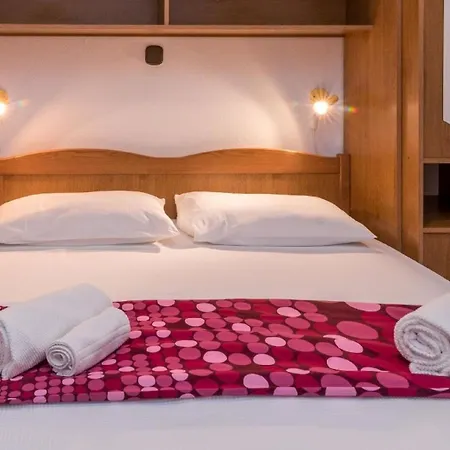 Apartment Ferienwohnung Fuer 3 Personen 1 Kind Ca 35 Qm In Okrug Gornji, Dalmatien Mitteldalmatien Trogir
