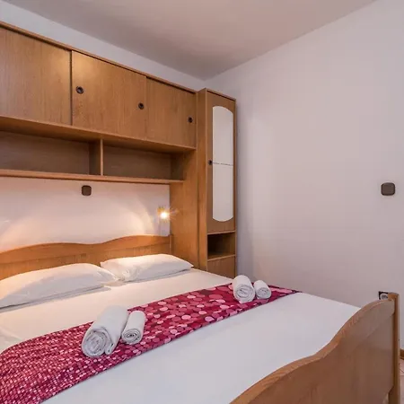 Ferienwohnung Fuer 3 Personen 1 Kind Ca 35 Qm In Okrug Gornji, Dalmatien Mitteldalmatien * Trogir