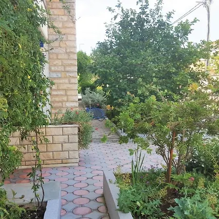 Ferienwohnung Fuer 3 Personen 1 Kind Ca 35 Qm In Okrug Gornji, Dalmatien Mitteldalmatien