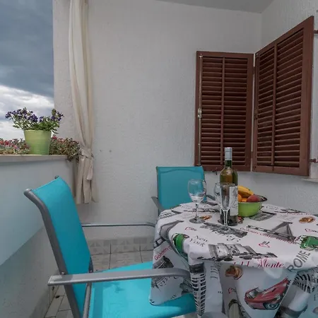 Ferienwohnung Fuer 3 Personen 1 Kind Ca 35 Qm In Okrug Gornji, Dalmatien Mitteldalmatien * Trogir