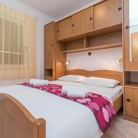 Ferienwohnung Fuer 3 Personen 1 Kind Ca 35 Qm In Okrug Gornji, Dalmatien Mitteldalmatien Trogir